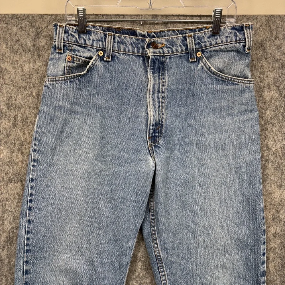 Levis waist 32